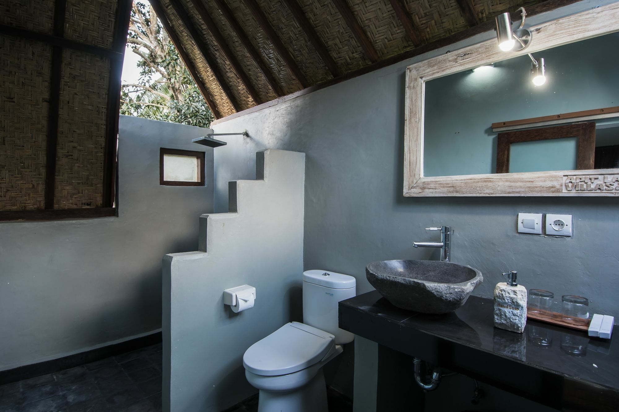 Apit Lawang Villas & Resto Batununggul Exteriér fotografie